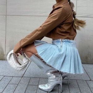 NWT Zara Gorgeous L Low Rise Pleated Destroyed Frayed Hem Blue Denim Mini Skirt